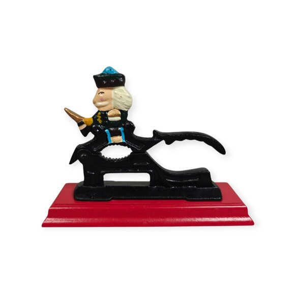 Vintage Paul Revere Cast Iron Nut Cracker Wood Base Christmas Nutcracker - Picture 1 of 10